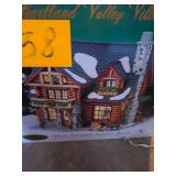 4 Christmas Village houses - Jade Porcelain Candle Lamp - Potted Poinsetta
