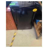 30" GE Mini Refrigerator