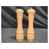 Vtg MCM Solid Wood Pepper Mill & Salt Shaker Set