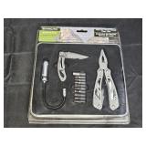 New in Pack Carolina Knife & 4 Piece Tool Set