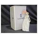 Lladró Figurine Afternoon Promenade #7636