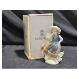 Lladro #5221 figurine Sweet Scent