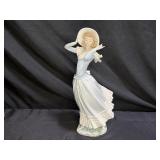 Lladró 4936 Spring Breeze figurine