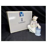 Lladró 6087 "Loving Care" figurine - Signed