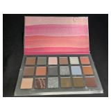 Smoke & Mirrors 18 pc Creative Glam Eyeshadow Kit