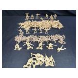 129 Pieces Plastic 2 inch Soldiers / Army Men