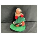 1994 Annalee Old World Mrs. Claus doll