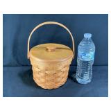 1999 Longaberger Fruit Basket with Insert