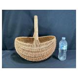 Hand-woven Natural Willow Rib-style Oval Basket