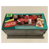 Coca-Cola Die Cast Stake Tryck w/Vending Machine