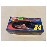 Dupont MotorSports Jeff Gordon Stock Car 1:24