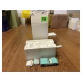 1957 Corvette Turquoise/White Cove