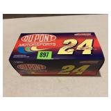 Du Pont Motorsports Jeff Gordon 1:24 Scale Car