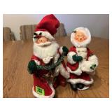 Annalee Santa with Garland & Mrs. Claus