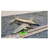 Vintage United Mainliner DC-7 N37530