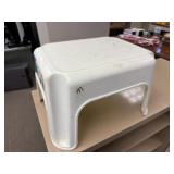 Rubbermaid Step Stool