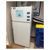 Refrigerator with Top Freezer