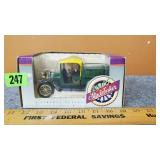 Oliver Farm Eqip 1916 Studebaker Die Cast Bank