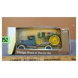 Vintage Truck & Tracto Set 1/32 Scale