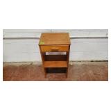 Small Endtable/Night Stand w/Drawer