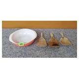 Pyrex Dish & Wooden Spatulas