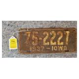 1937 Iowa License Plate