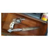 Old Gamblers Traveling Case w/ Gun & Knife,