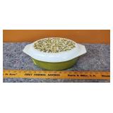 Vintage Pyrex 2 1/2 Qt. Dish with Lid