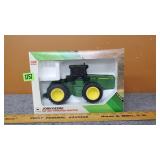 John Deere Battery Operated Tractor 1/32