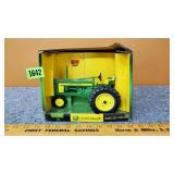 John Deere Model 520 Tractor 1/16