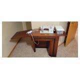 Sewing Machine in Cabinet (No Misc.)