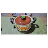 Vintage Country Flowers Enamel Pot w/ Lid