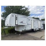 2004 Nu Wa Camper Discovery America Luxury Suite