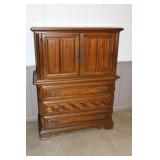 Oak Chest of Drawers