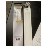 Defiantï¿½ Color-Changing Task Light x 2 Cases