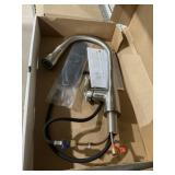 Single Handle High-Arc Kitchen Faucet in Stainless