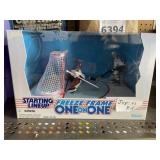 Freeze to Fame 1-on-1 Action Figurines