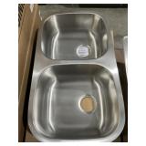 32' x 18' Double Bowl Undermount Sink in SS
