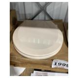 Mixed Pink and Biscuit Toilet Seats x 2