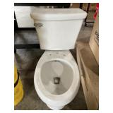 Penguinï¿½ Elongated Toilet in White