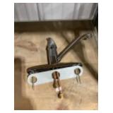 Single Handle Kitchen Faucet in Polished Chrome