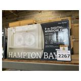 Hampton Bayï¿½ 9" White Digital Window Fan