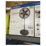 Laskoï¿½ Cyclone 18" Large Room Pedestal Fan