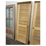 28" x 80" LH Full Louvered Pine Door