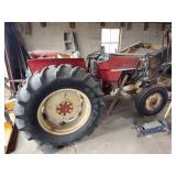 IH 464 Tractor With Dunham Lehr 22 Loader