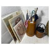 Umbrella Stand, Ice Bucket, Mirror, Prints, King o