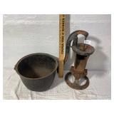 Old Pitcher Pump, 12" Kettle (craked)