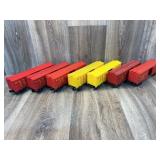 Qty 7 plastic Kusan rail cars