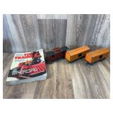 Lionel - 2 Box Cars and 1 Caboose - Tin - O'Brien