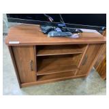 TV Stand w Shelves  39' x 19' x 27'H